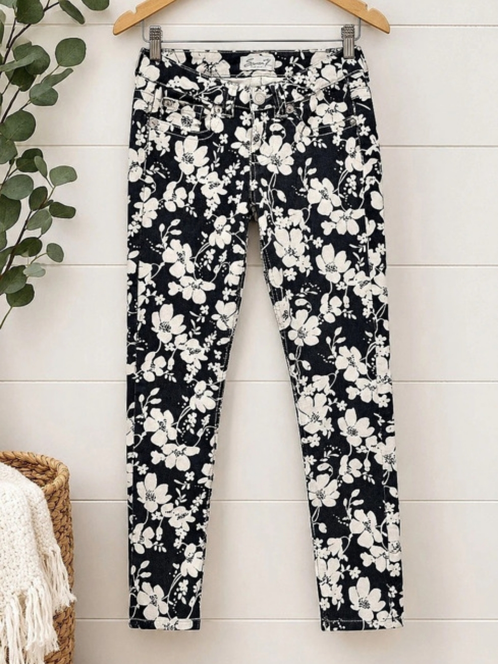 Seven7 Jeans Floral Skinny Jeans Size 2
